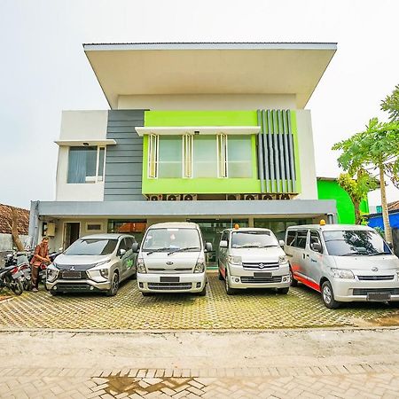 Ardhya Guesthouse Syariah By Ecommerceloka Sidoarjo Dış mekan fotoğraf