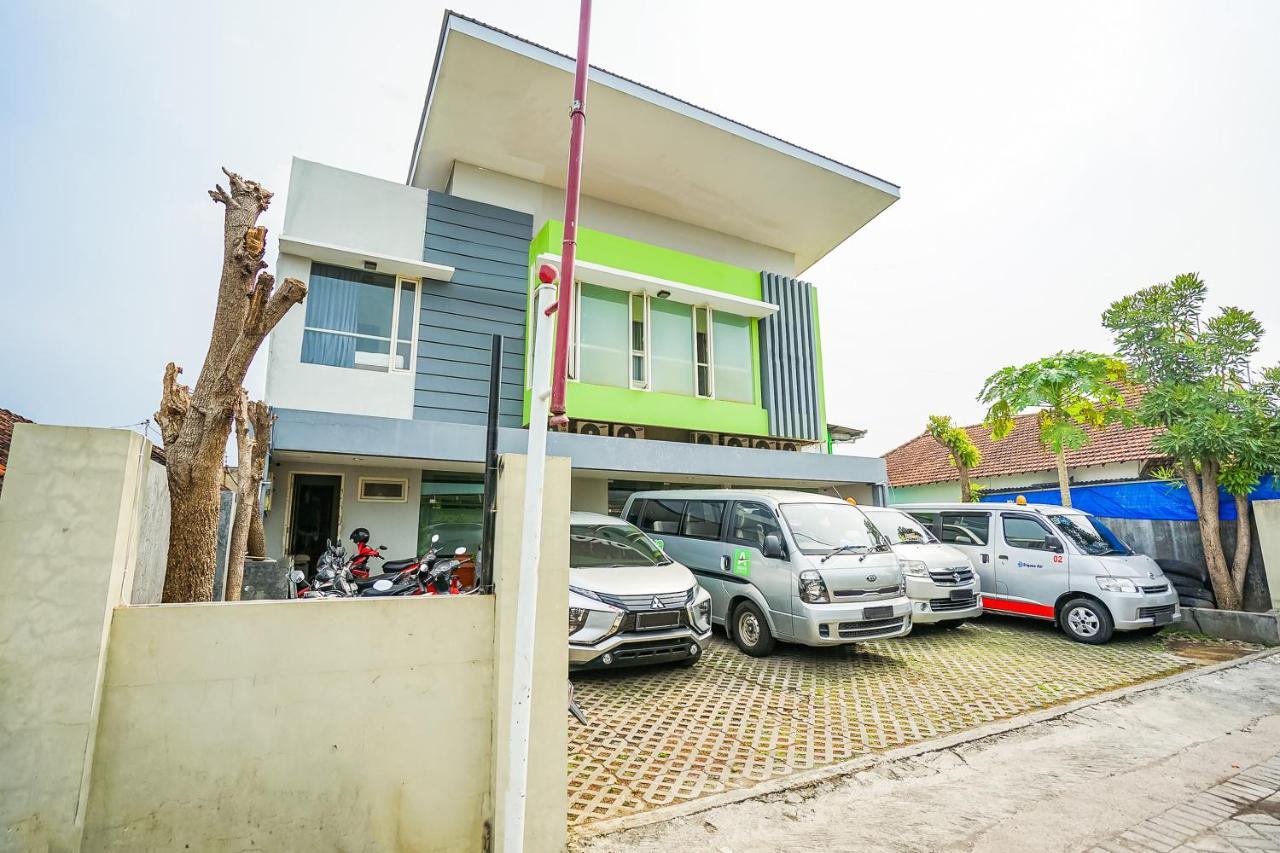 Ardhya Guesthouse Syariah By Ecommerceloka Sidoarjo Dış mekan fotoğraf