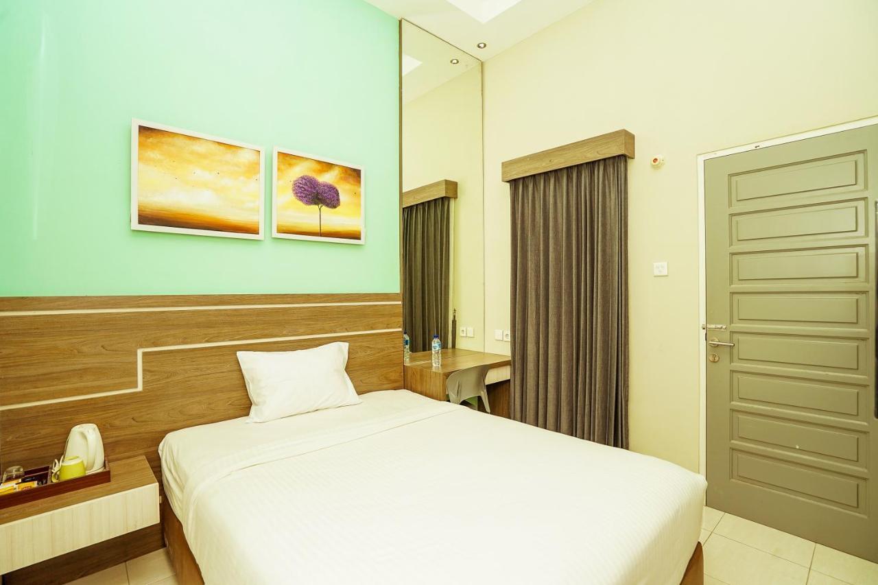 Ardhya Guesthouse Syariah By Ecommerceloka Sidoarjo Dış mekan fotoğraf