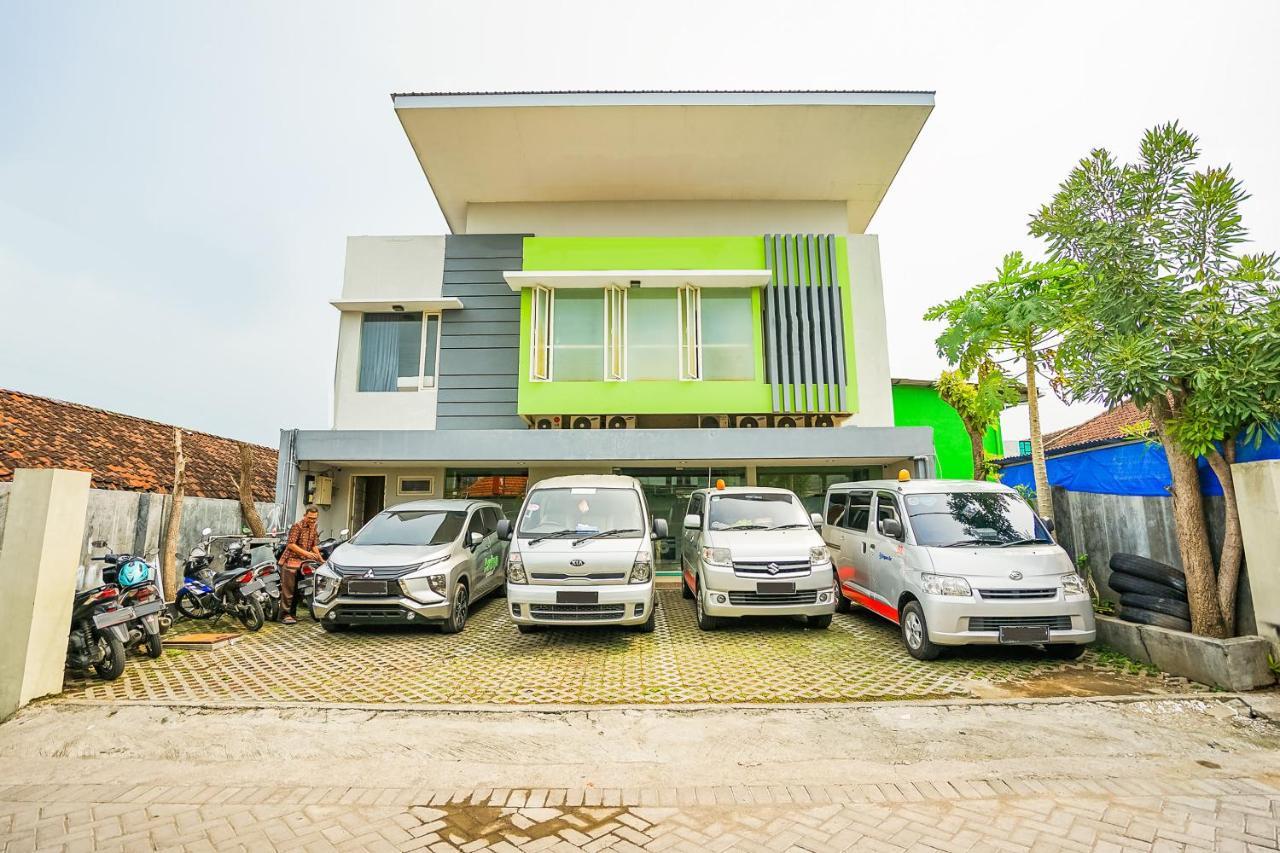 Ardhya Guesthouse Syariah By Ecommerceloka Sidoarjo Dış mekan fotoğraf