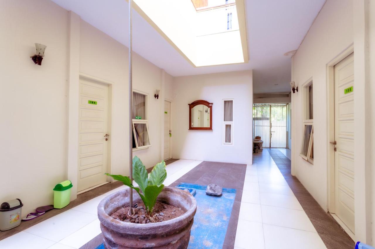 Ardhya Guesthouse Syariah By Ecommerceloka Sidoarjo Dış mekan fotoğraf