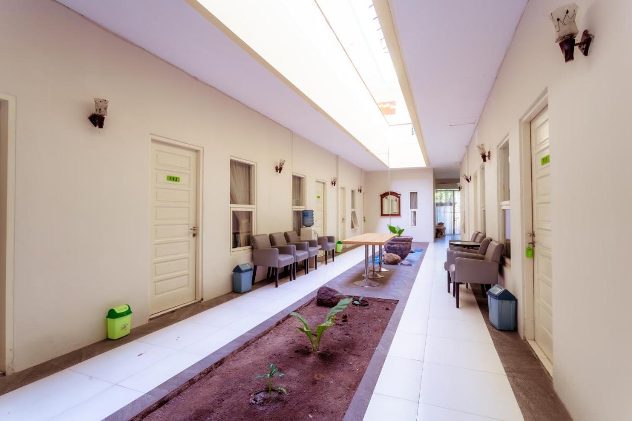 Ardhya Guesthouse Syariah By Ecommerceloka Sidoarjo Dış mekan fotoğraf