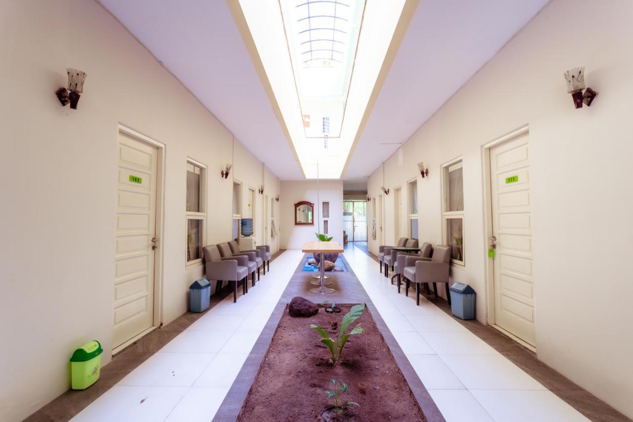 Ardhya Guesthouse Syariah By Ecommerceloka Sidoarjo Dış mekan fotoğraf